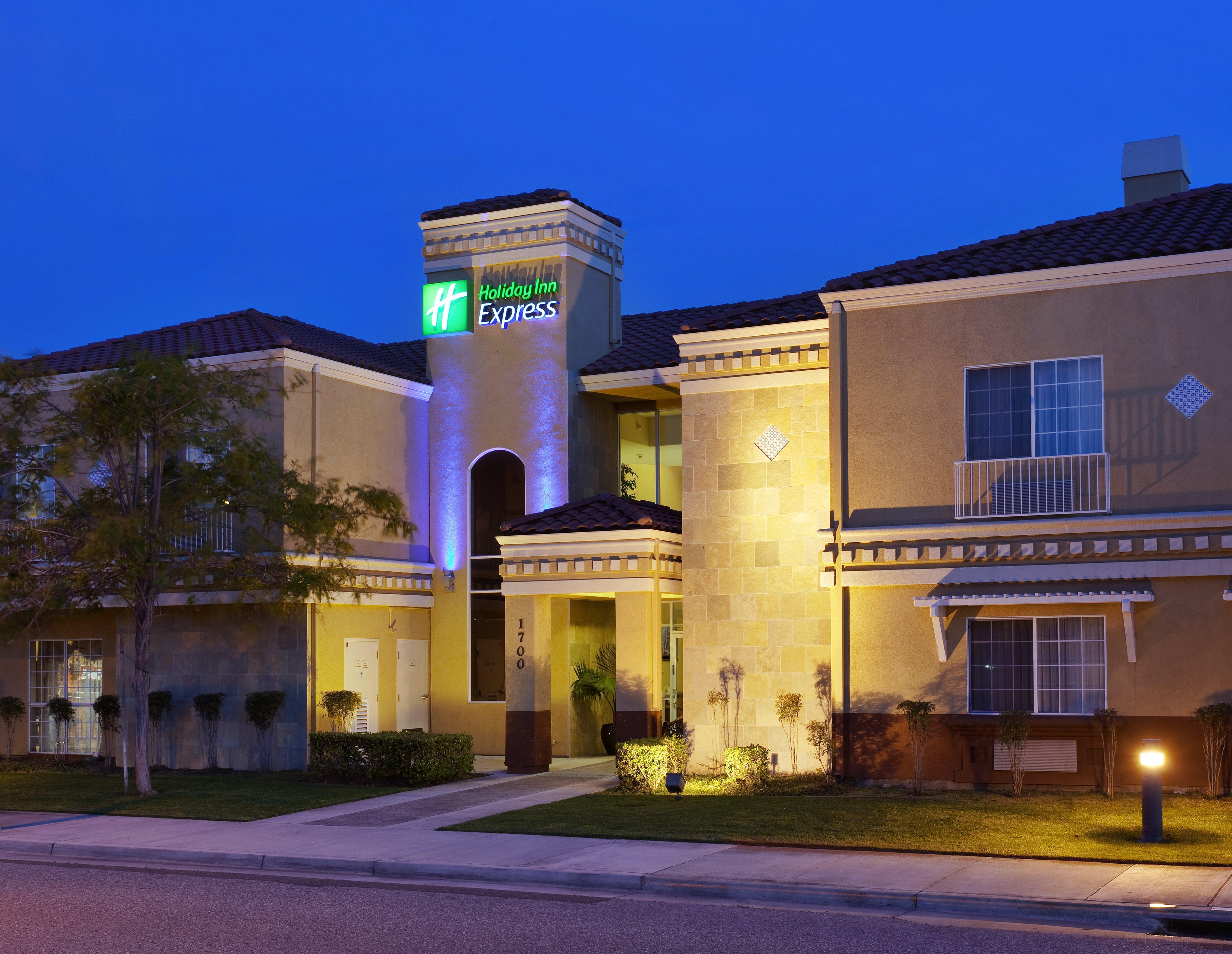 Holiday Inn Express & Suites Santa Clara By Ihg Exteriér fotografie